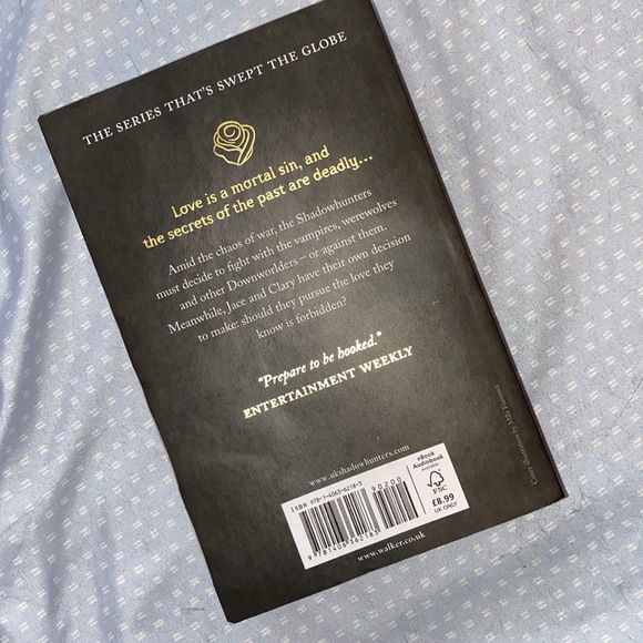 The Mortal Instruments book three “City of Glass” - Picture 2 of 4